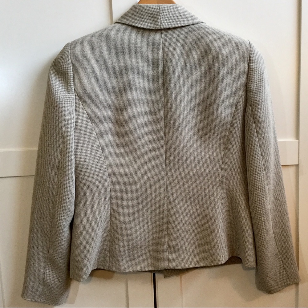 Jacket - Picture 4 of 6